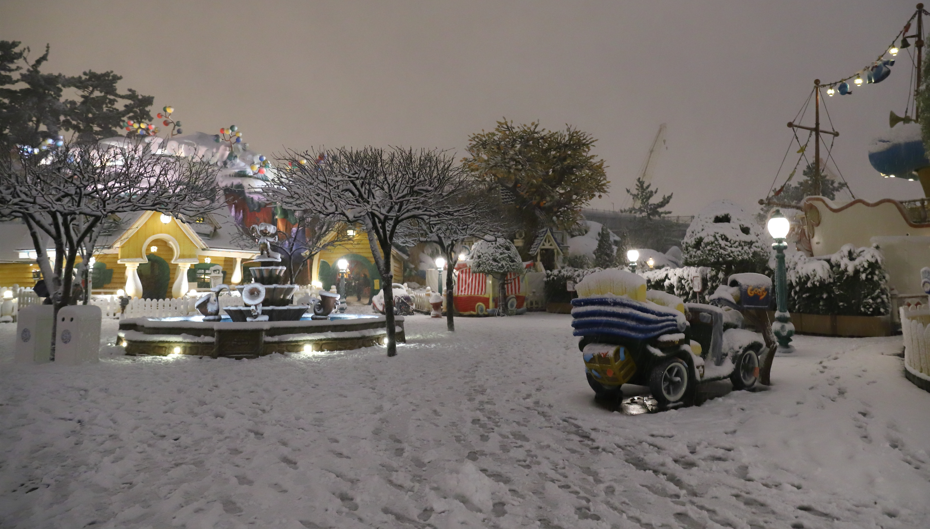 最高のシュチュエーション 雪が積もった東京ディズニーランドを撮ってきた カメラlog D